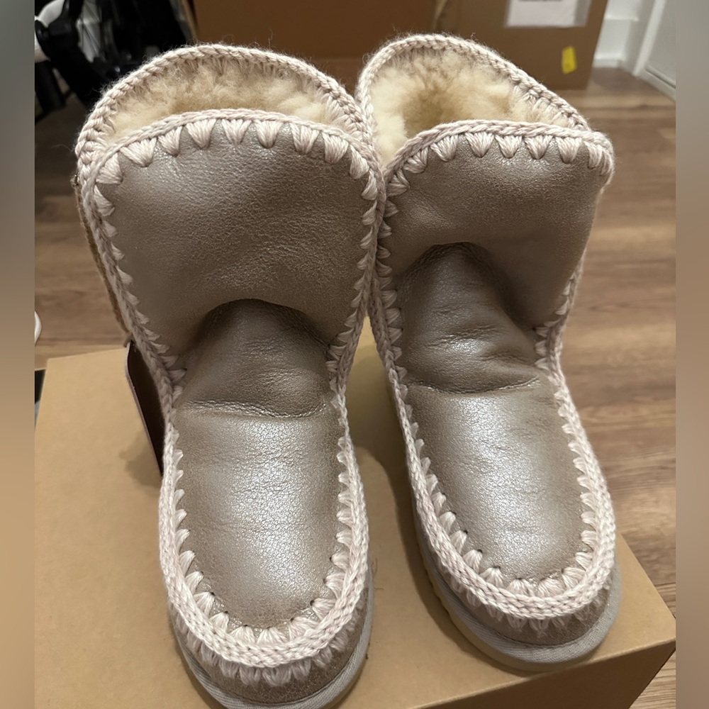 mou boots